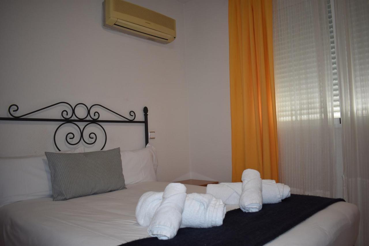 Hotel El Ancla Villanueva de la Cañada Oda fotoğraf